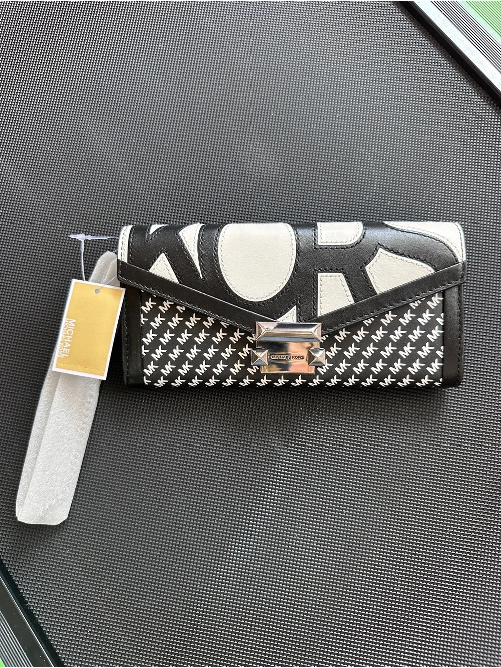 NWT Michael Kors Whitney Black & White Signature Envelope Wallet with Chain